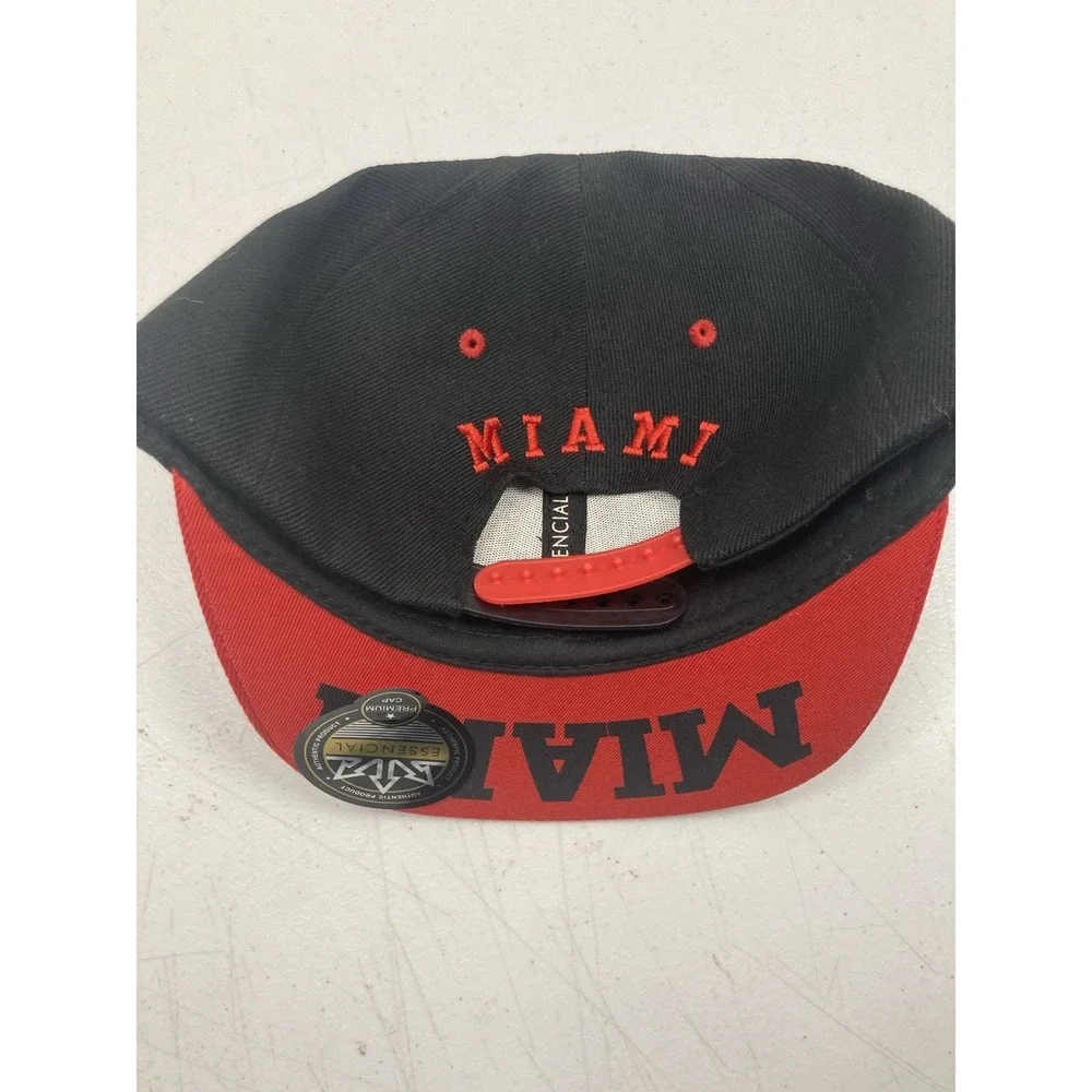 Essencial Miami FL Snap Bay Red and Black‎ Embroidered Hat Cap